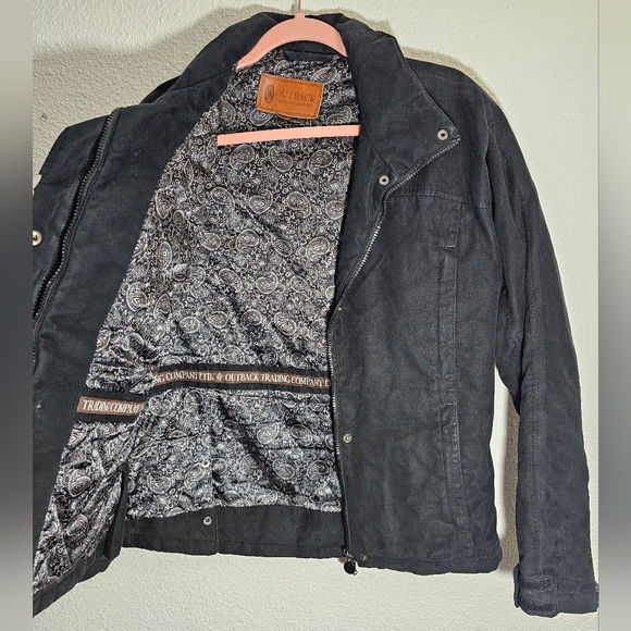 Women's jacket - Picture 2 of 3